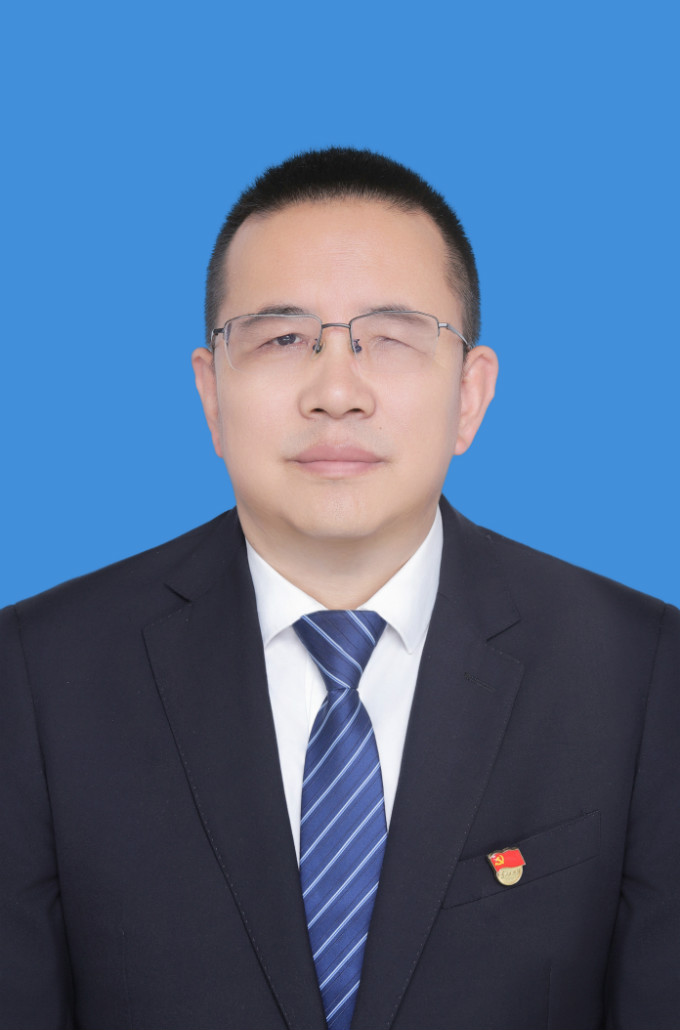 格桑羅布（黨委委員、副總經(jīng)理）